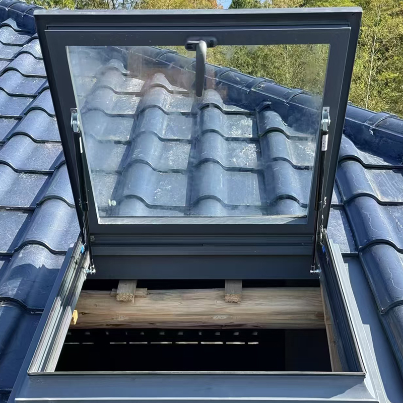 Skylight Manual (Prestasi Pengedap Tinggi)